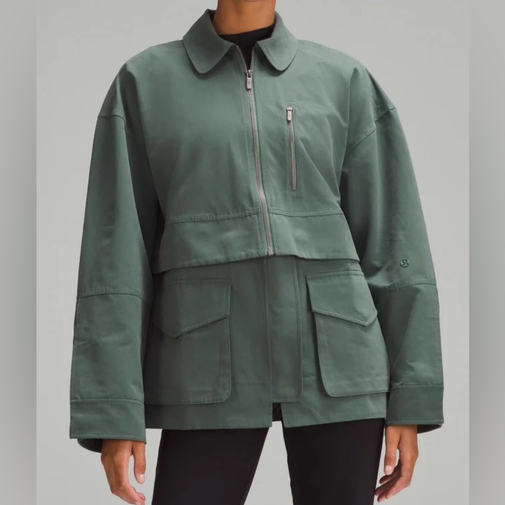 Lululemon Glyde 2-in-1 Adaptable Jacket
Dark Forest Size Medium